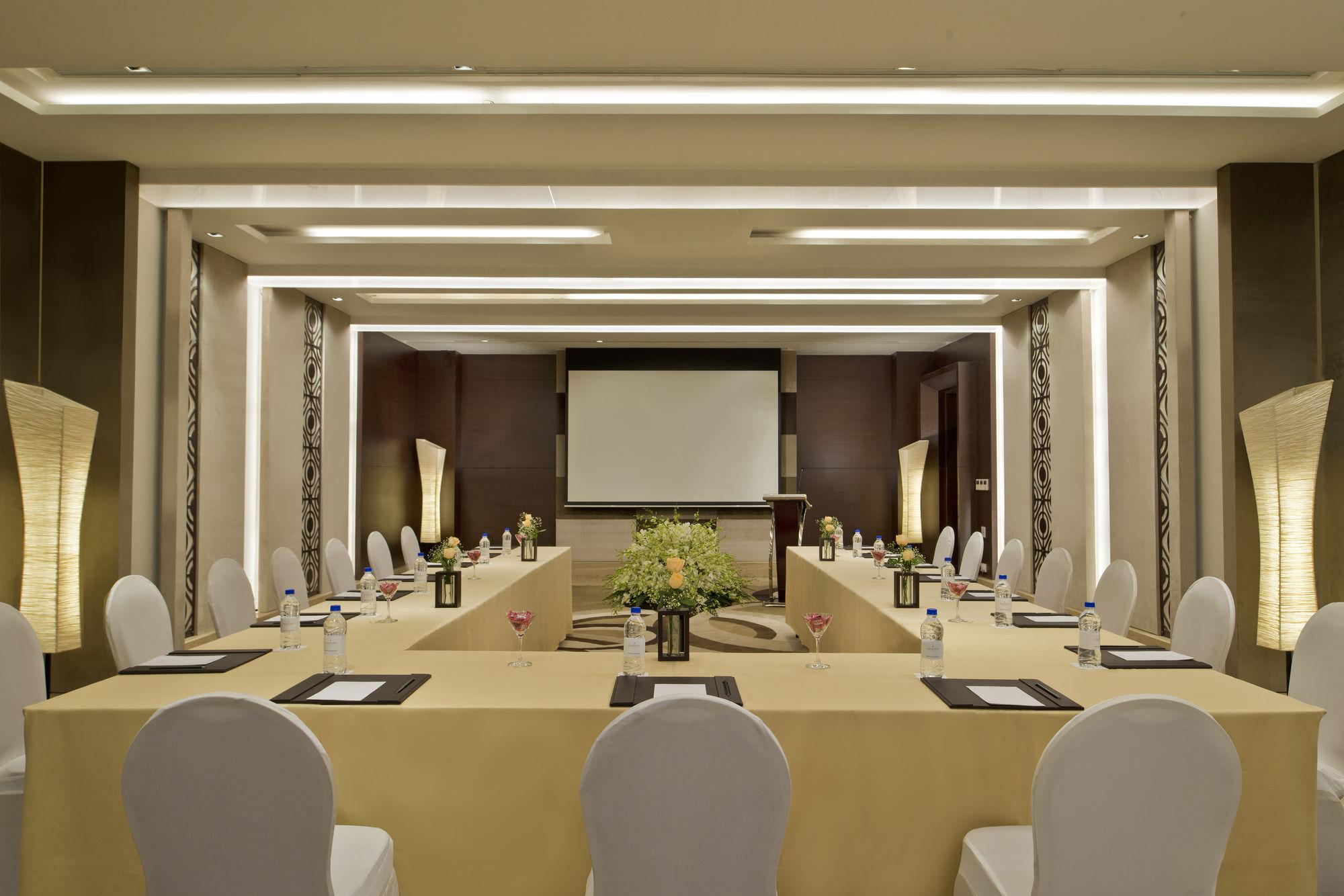 Country Inn & Suites By Radisson, Bengaluru Hebbal Road Extérieur photo